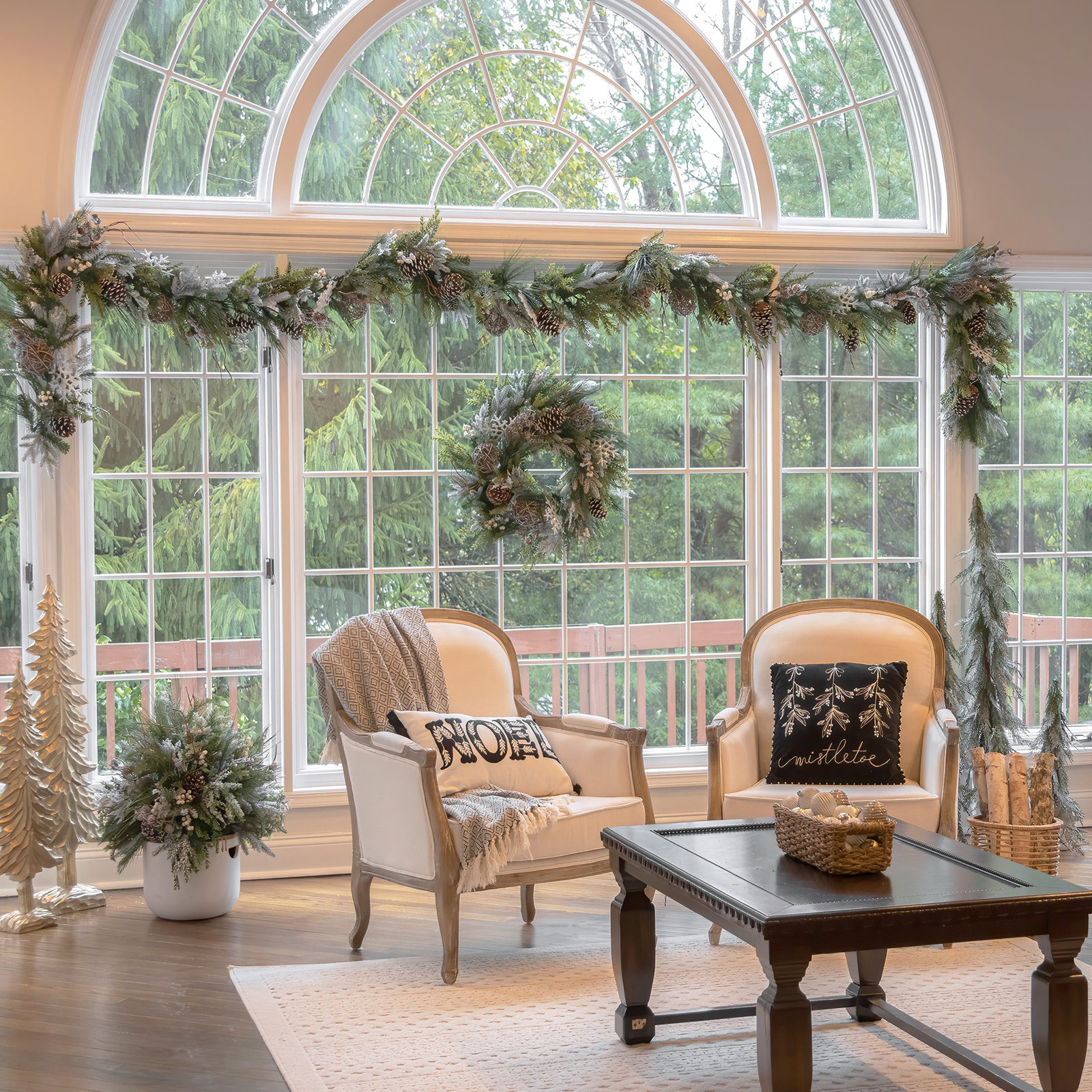 HGTV Cozy Winter Lighted Faux Pinecone Garland, 6'