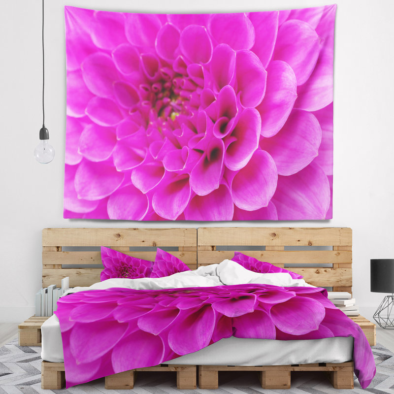 Tapisserie florale mauve avec pétales rapprochés, H 32 po x l 39 po
