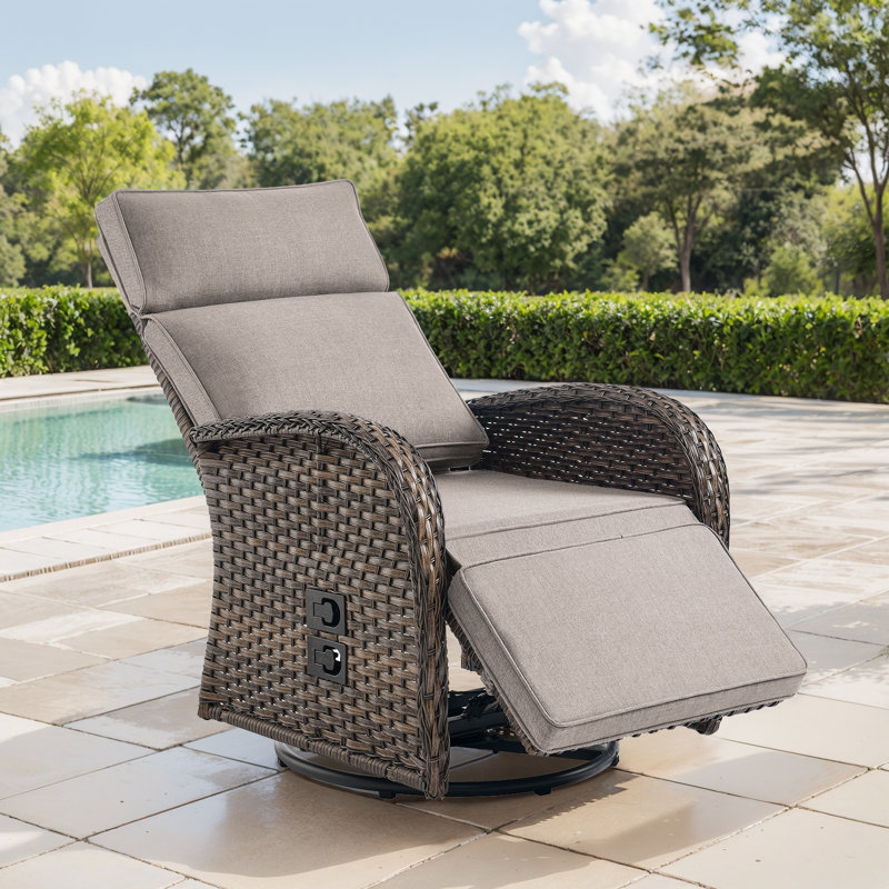 Chaise longue inclinable et réglable en osier Serita, Brun, Gris