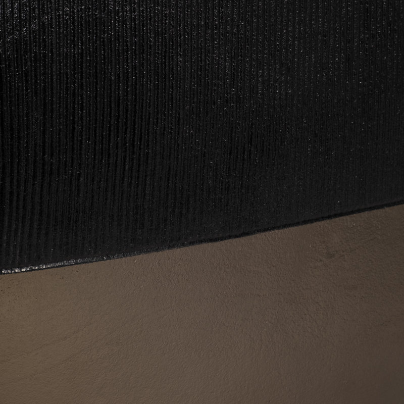 Vase de table moderne en métal martelé pour la décoration intérieure, H 22 po x l 22 po x P 6 po, Noir/laiton