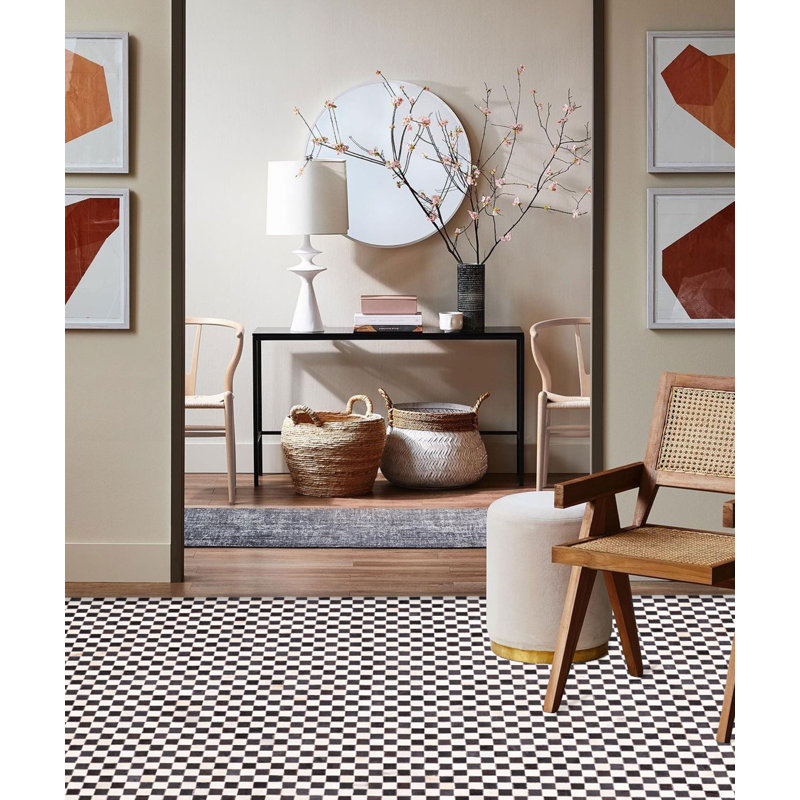 Tapis noir en peau de vache patchwork crème 5 pi 1 po x 8 pi 0 po