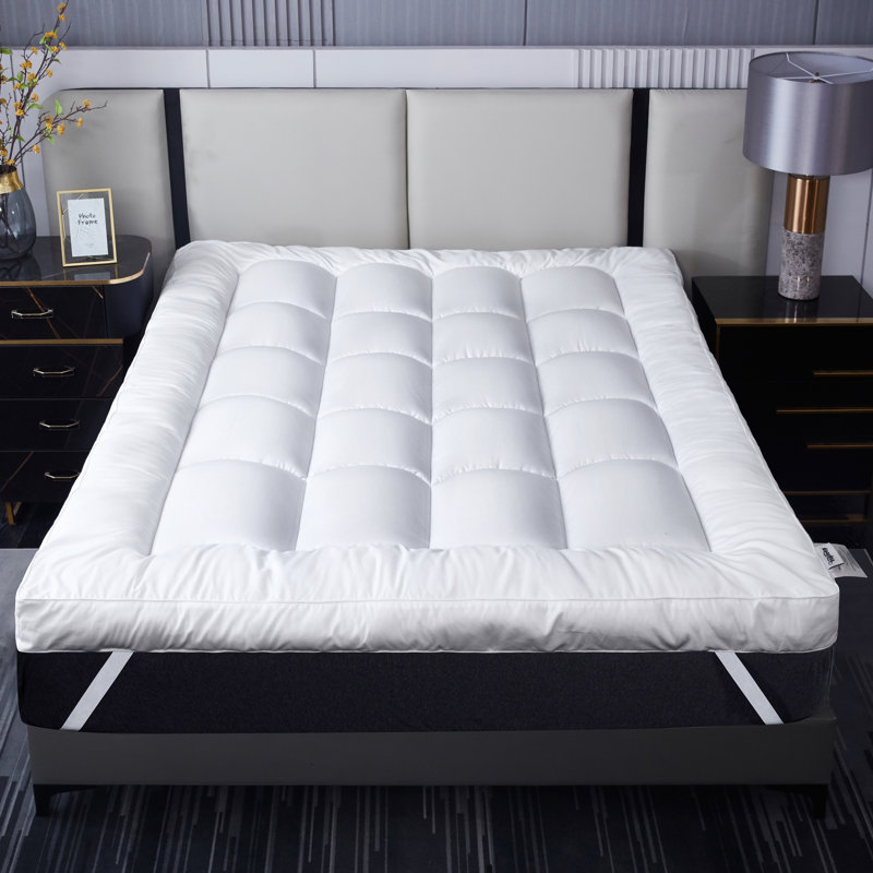 Hermila 4cm Mattress Topper, Small Double (4')