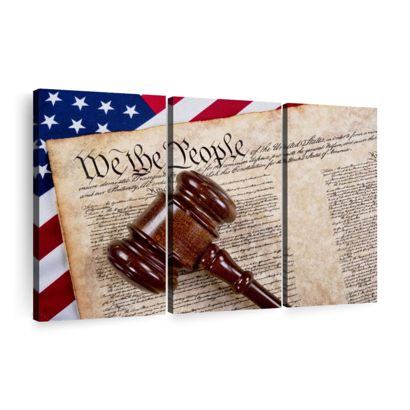 «Constitution With Wooden Gavel» sur, H 36 po x l 57 po x P 1,25 po