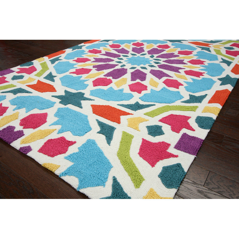 Tapis Baltique, 7 pi 6 po x 9 pi 6 po