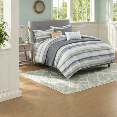 Luxury 8-piece Bedding Sets, Seersucker Polyester, Modern Yellow, Suitable For All Seasons