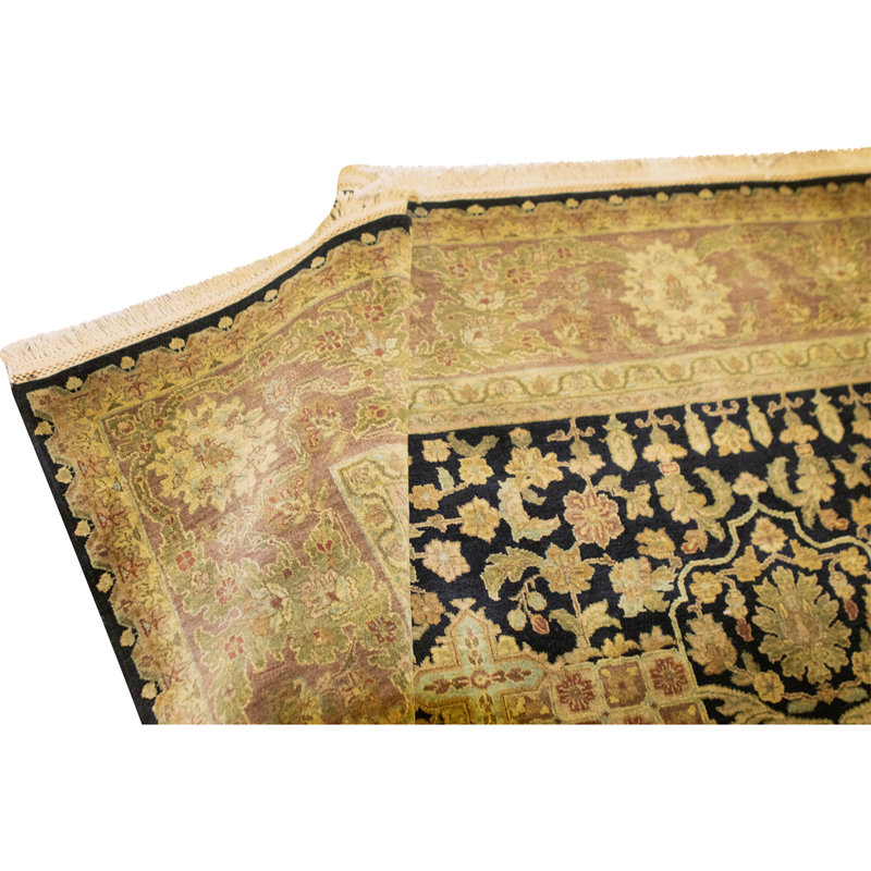 Tapis noir noué à la main de haute qualité