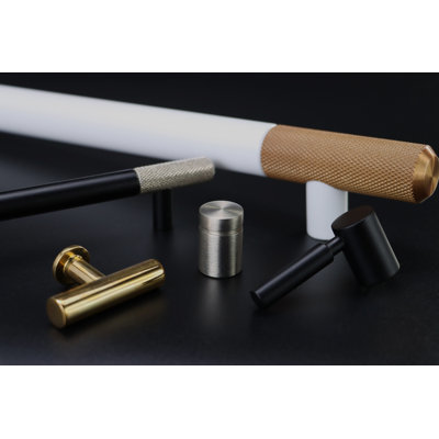 Contemporary Appliance Pull