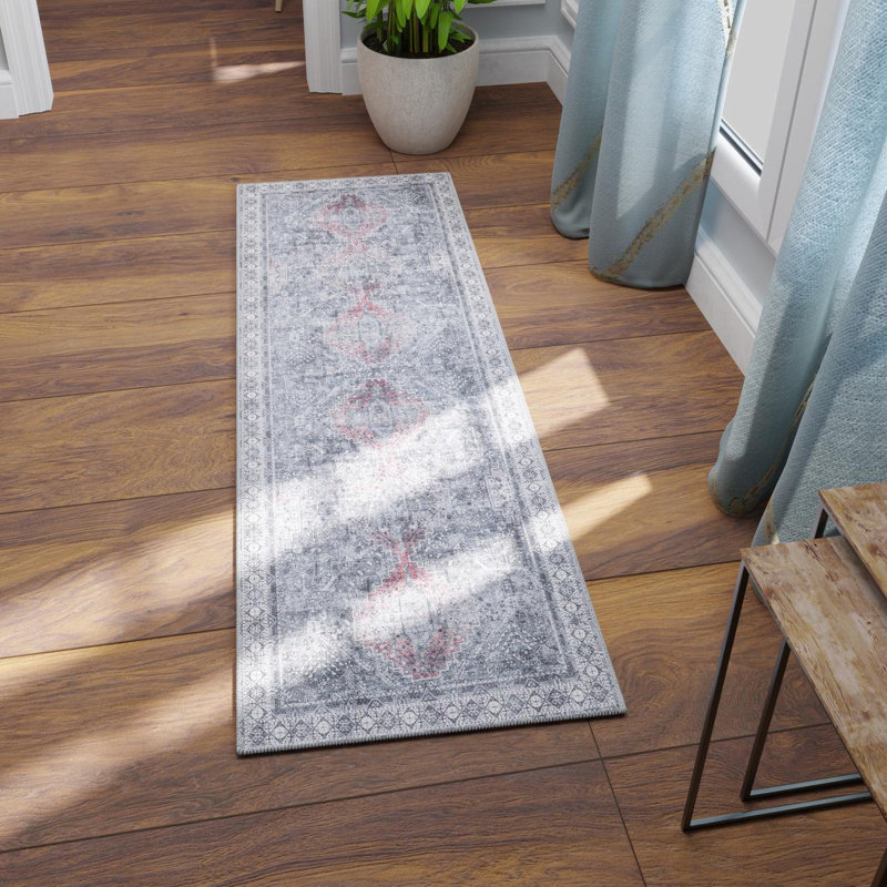 Bungalow Rose Sarah Timeless Rug, Tapis de couloir 2 pi 7 po x 10 pi
