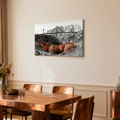 Tableau sur toile tendue représentant un paysage de montagne avec des arbres d'automne et un pont suspendu (lot de 1)