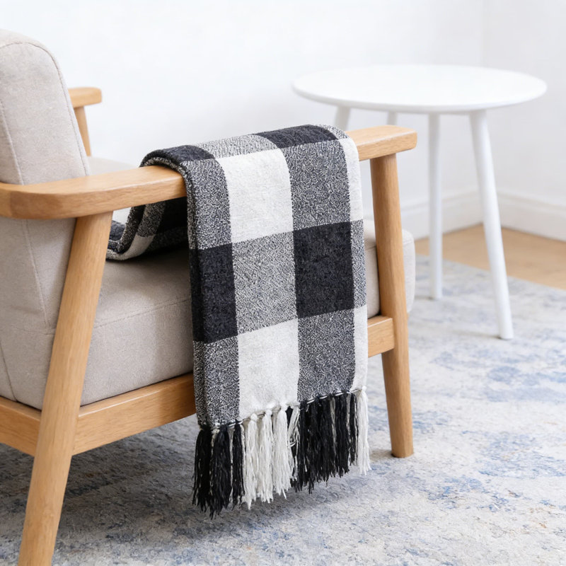 Jeté en chenille à carreaux, Tissu écossais noir