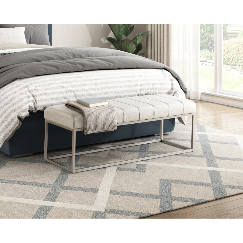 Banc rembourré beige, conception moderne, 1 pièce, rembourrage en mousse, pieds en métal champagne, largeur totale de 48 po, entrée de siège de lit