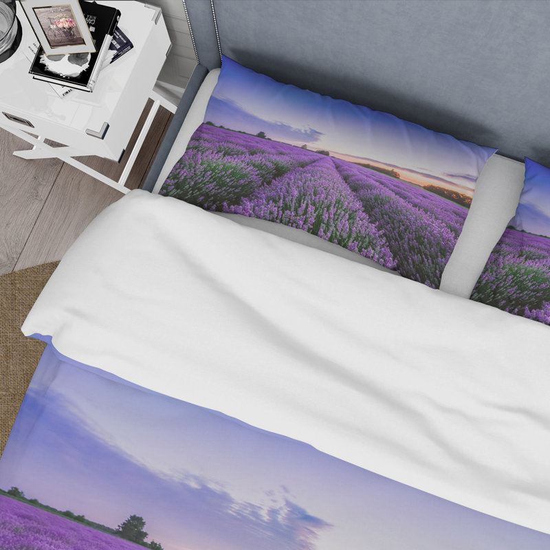 Sunrise & Dramatic Clouds Over Lavender Field II - Ensemble de housse de couette Farmhouse - Microfibre de polyester