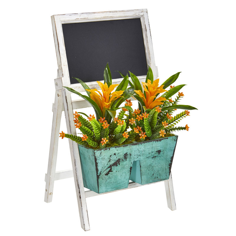 Plante de fleur artificielle en pot à fleurs
