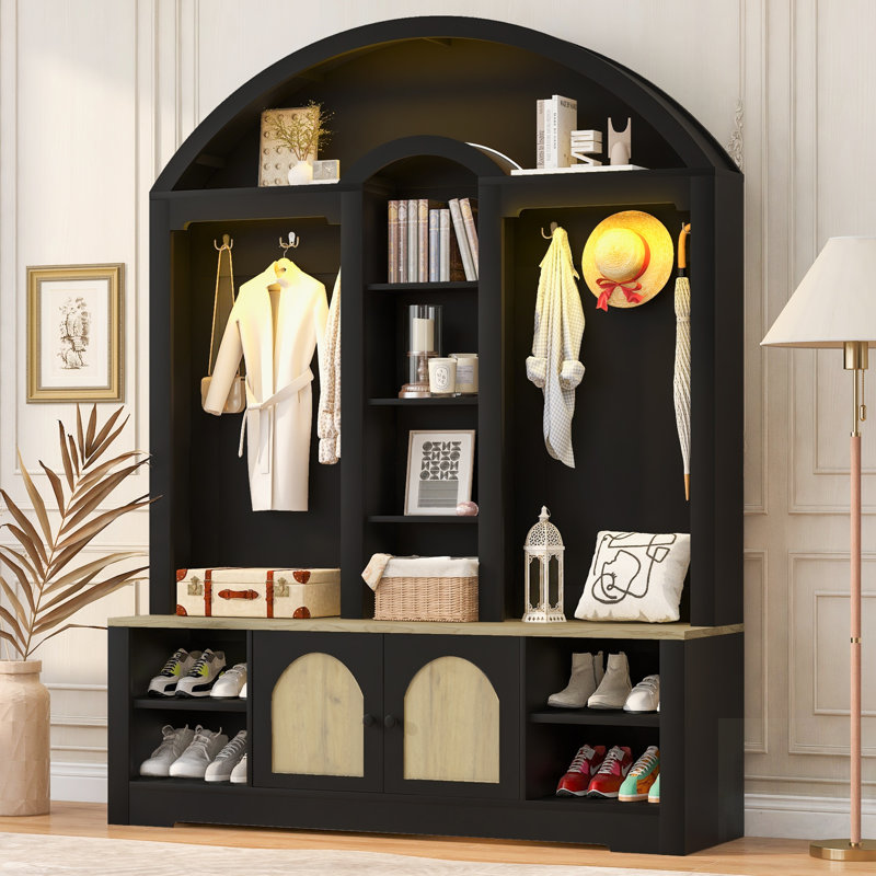 Armoire multifonctionnelle avec porte-chaussures, cintres et crochets pour des solutions de rangement modernes et efficaces