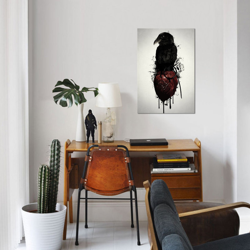 «Raven and Heart Grenade», impression sur toile, H 18 po x l 12 po x P 1,5 po, Toile tendue, Pas de tapis