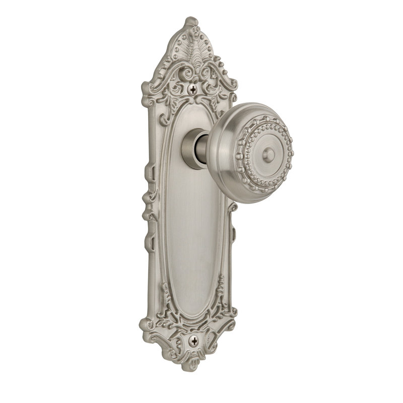 Plaque victorienne avec poignée Meadows, Nickel satiné, 2-3/4"