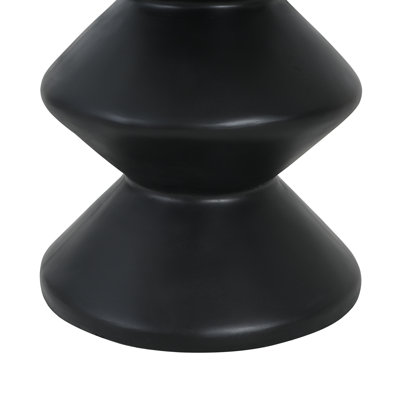 Table d'appoint d'extérieur moderne noire, en béton, résistante aux intempéries, durable et résistante, idéale pour une utilisation intérieure et extérieure.