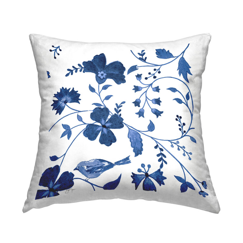 Coussin décoratif à motif de fleurs bleues tourbillonnantes par Janet Tava