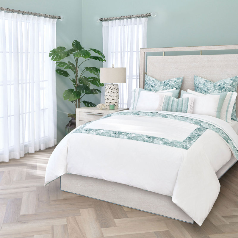 Farrah Bedding