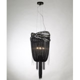 Lustre à niveaux unique et remarquable à 4 lumières Jorge