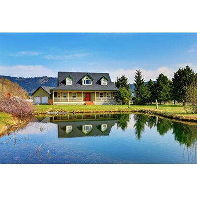 " American House With Porch "