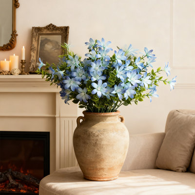 12 faisceaux de fleurs artificielles résistantes aux rayons UV en fausse marguerite en plastique pour les boîtes de fenêtre extérieures suspendues à un pot de fleurs, fleurs artificielles Eucalyptus