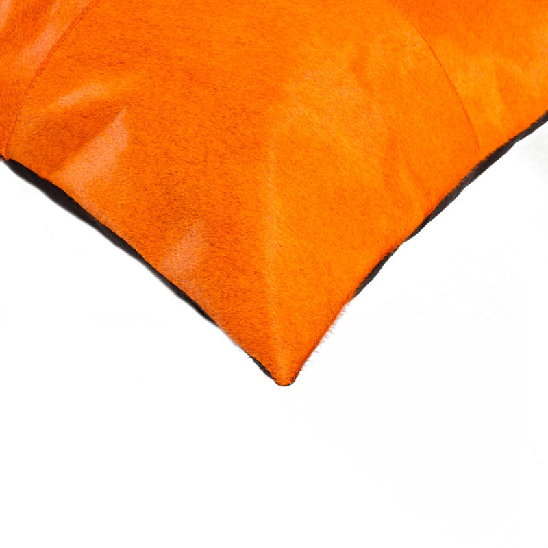 Ensemble de deux coussins décoratifs en peau de vache orange de 18 po