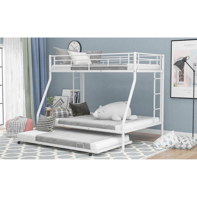 Lit simple superposé au dessus d'un lit double avec manteau blanc et fabrication en métal gigogne, Blanc