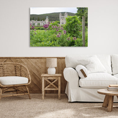 «Distant Castle View», art mural sur toile par Tammy Apple