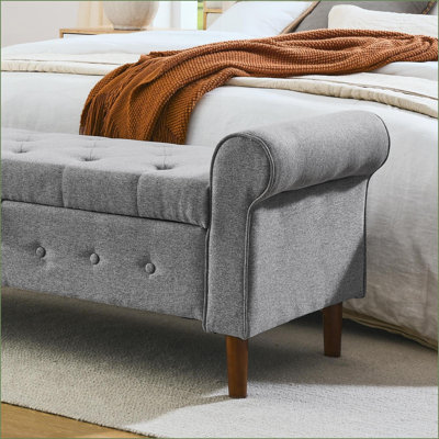 Banc de rangement | Foyer de 62 po à accoudoirs touffetés modernes pour chambre à coucher | Tissu gris ardoise