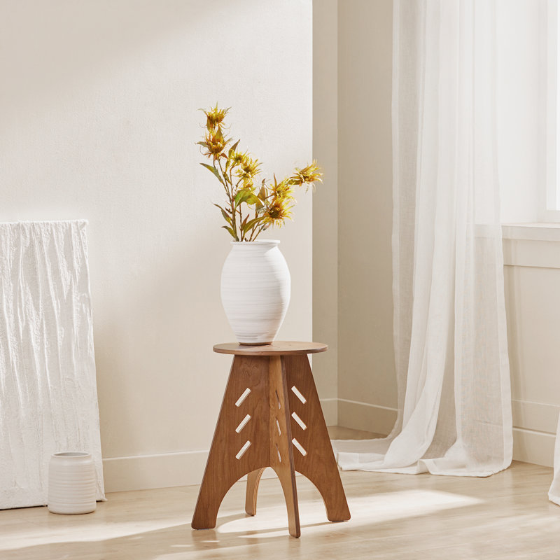 Matrikas End Table, Brown