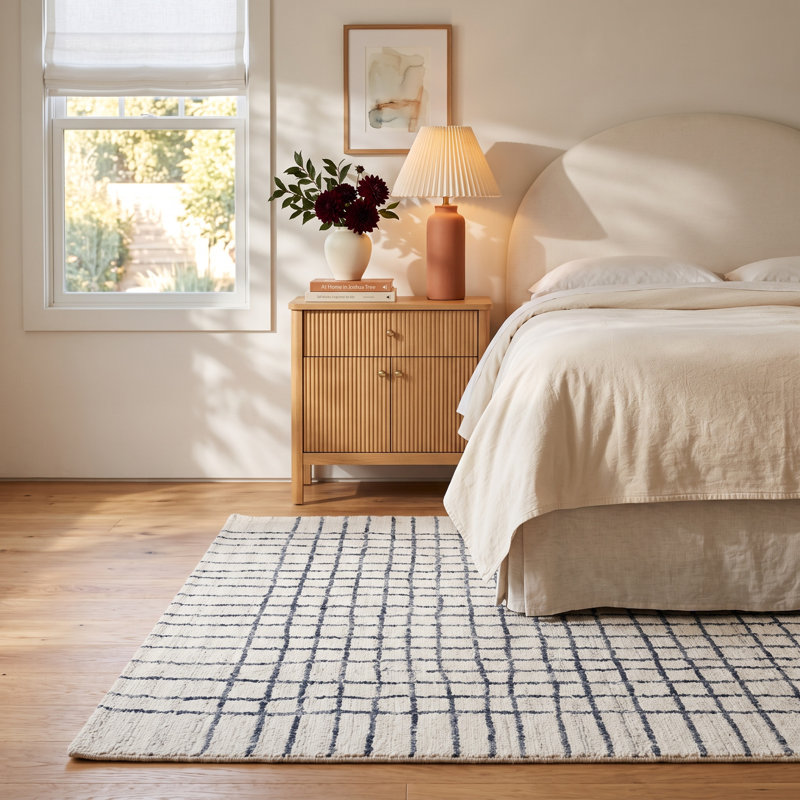 Amoura Rectangle Hand Tufted Wool Area Rug, Rectangle 2' x 3'
