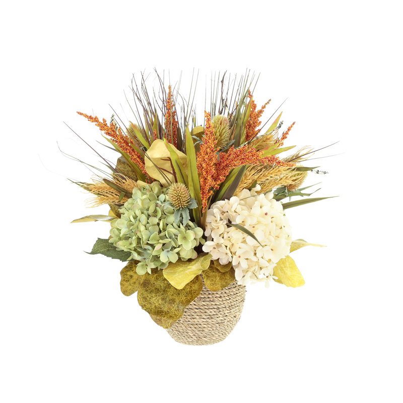Arrangement d'automne avec hortensias et blé