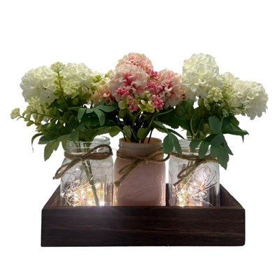 3 centres de table Mason avec œillets roses, plateau en bois, DEL, décor de table en soie