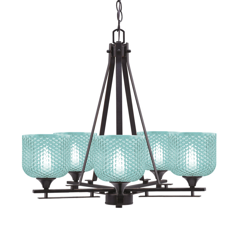 Lustre 5 lumières Uptowne illustré en finition granit foncé avec verre texturé turquoise 6 "