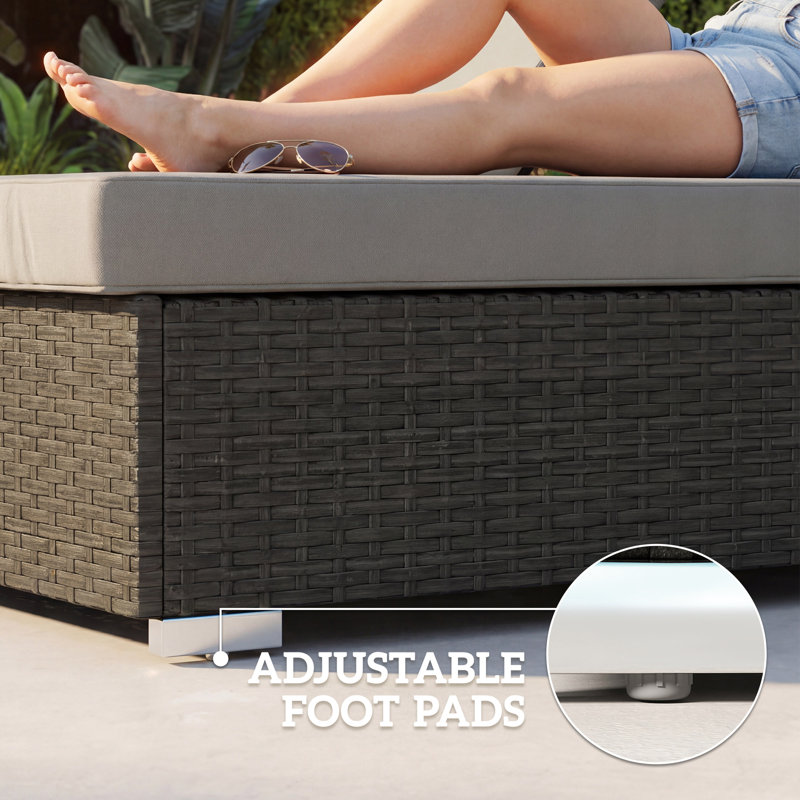 Outdoor Lounge Chair