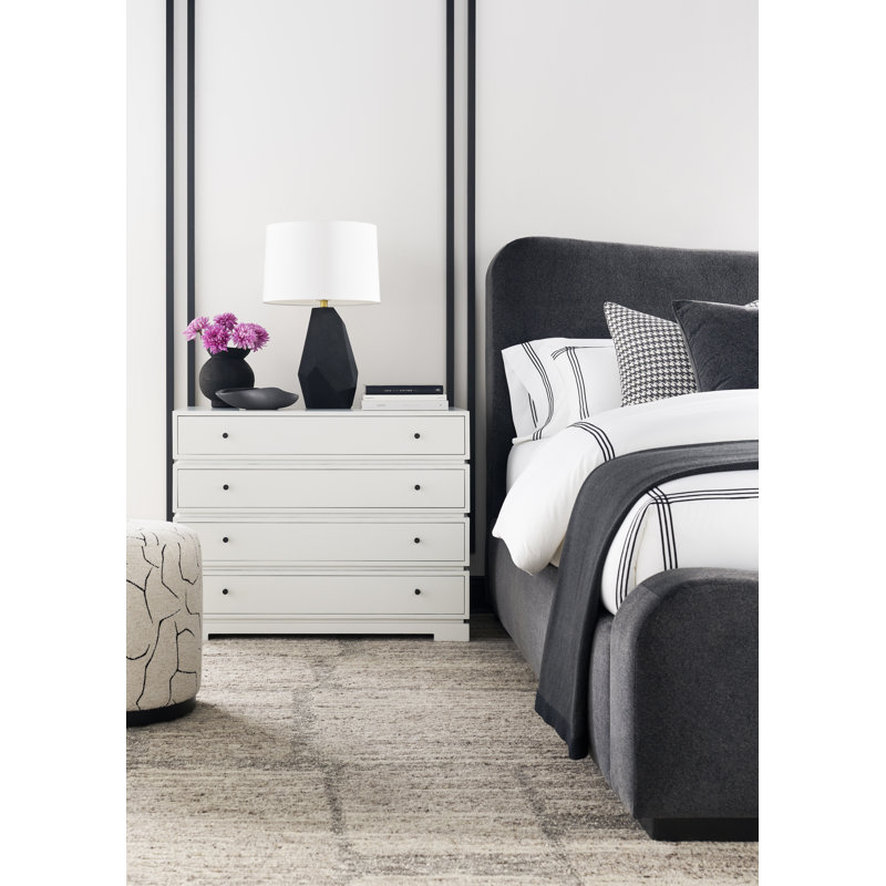 Essence Bed, Queen, Ian Smoke, Hampton