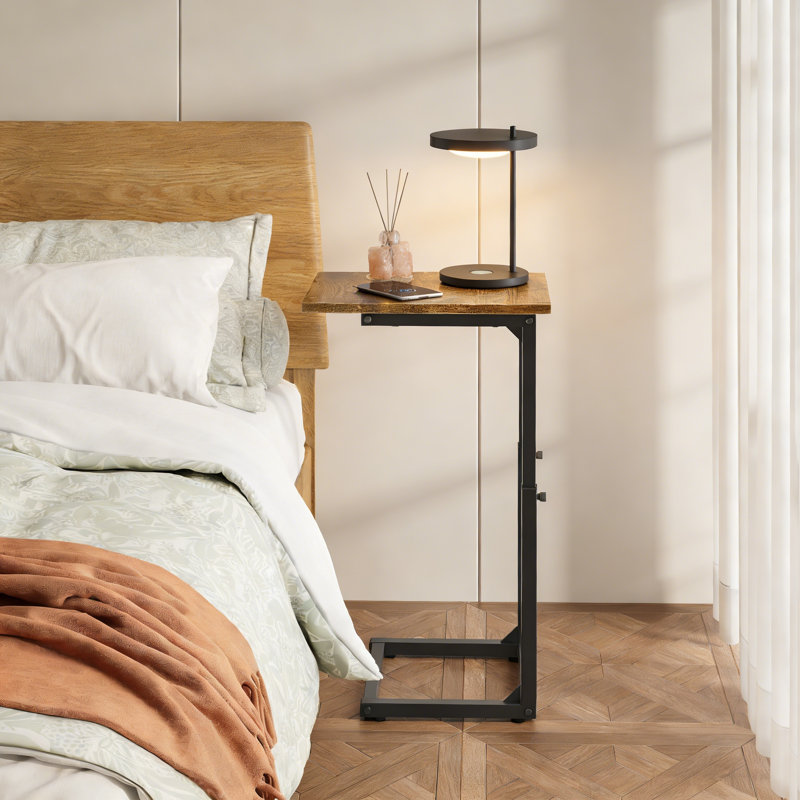 Table de bout réglable en forme de C pour canapé, table d'appoint coulissante sous le canapé avec plateau spacieux, structure en métal robuste pour le salon et la chambre à coucher
