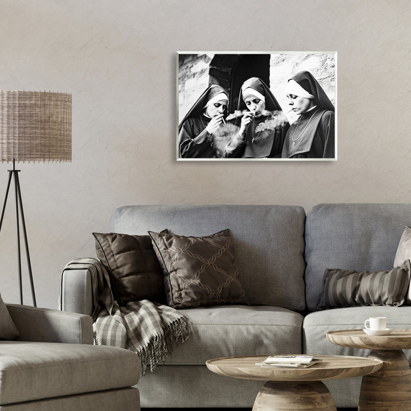 Plaque murale "Les Nonnes qui fument", design par Decent Exposures, H 13 po x l 19 po