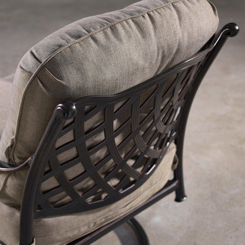 Bayshore Outdoor Swivel Lounge Chair