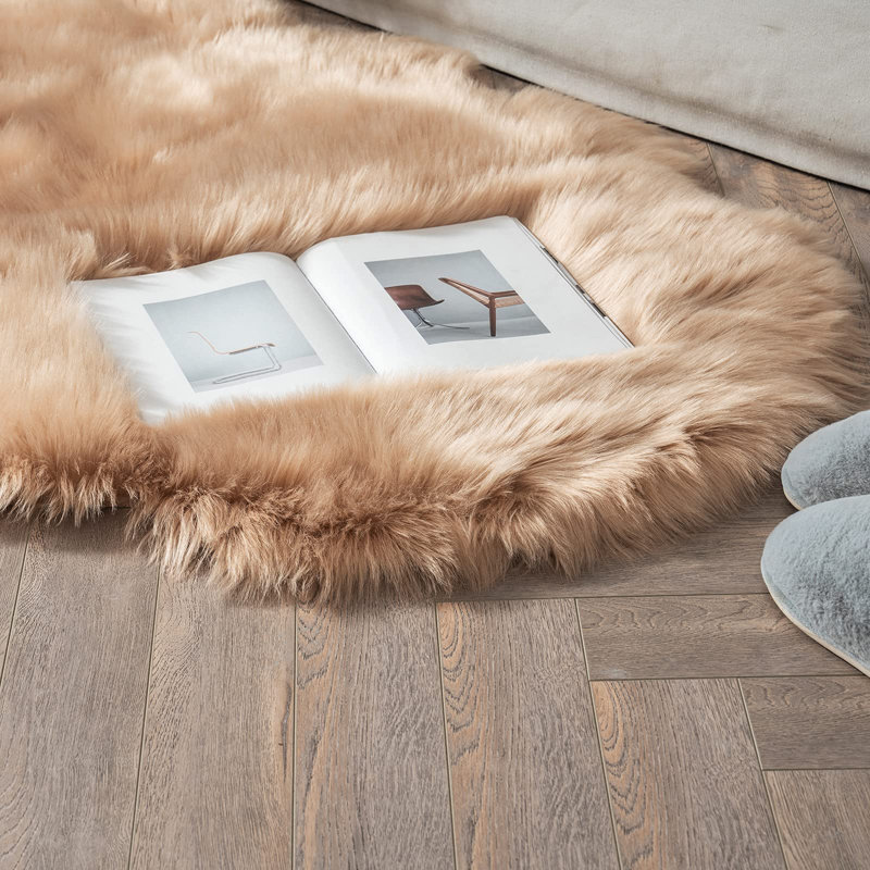 Lianet Faux Sheepskin Indoor Rug, Round 6'