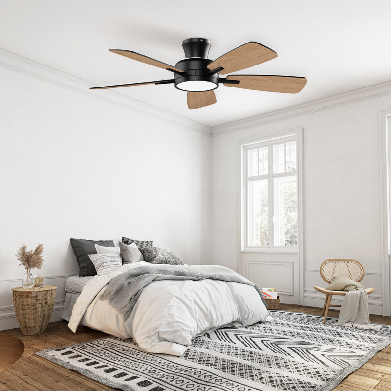 Ventilateur de plafond encastré 46 po avec lumière DEL Aare Aare, Noir avec pales noyer / noir