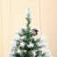 Sapin de Noël artificiel enneigé 6 pi avec des branches réalistes, 61 pommes de pin et 800 pointes
