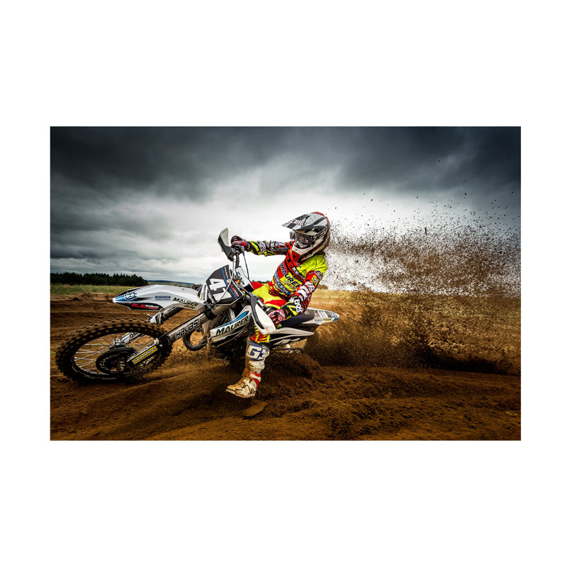 ATTILA SZABO Motocross Canvas Art, H 12 po x l 19 po