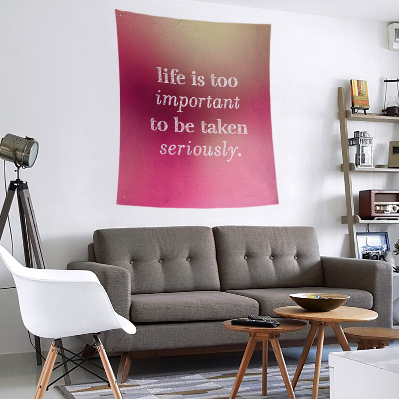Tapisserie de levity et citation en polyester, H 104 po x l 88 po, Lueur rose
