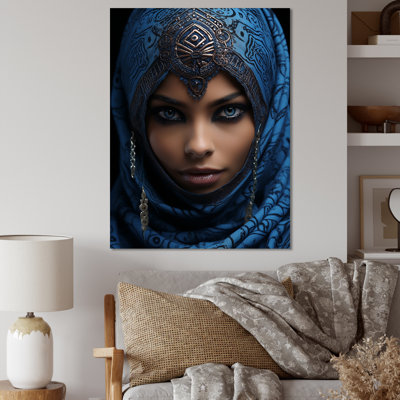 Portrait d'une femme arabe touareg bleue