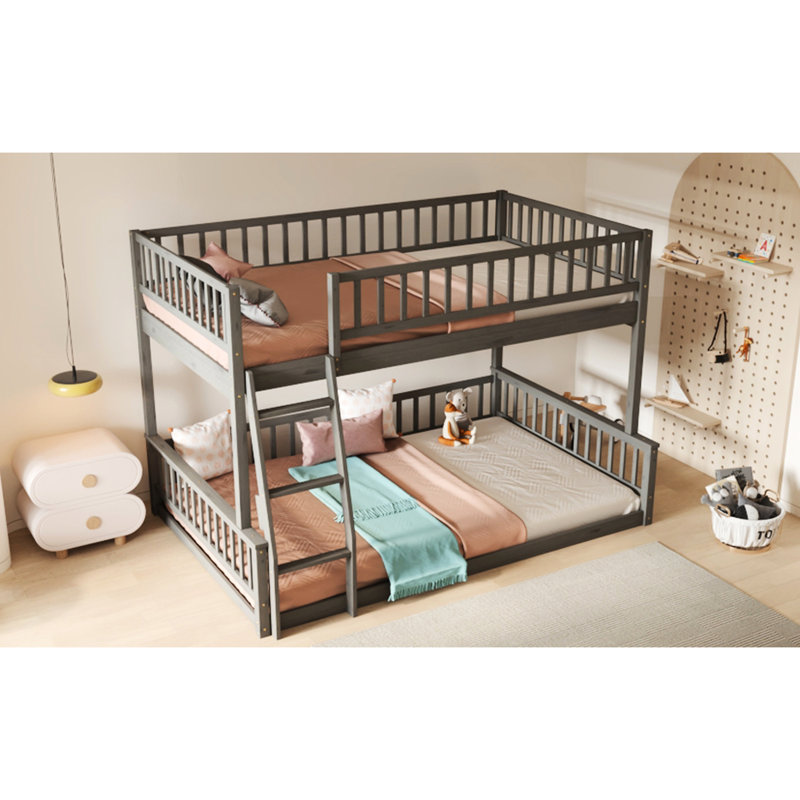 Lit superposé gris avec - fait pour le confort et grand lit double au-dessus du grand lit, pour améliorer le décor de votre chambre à coucher