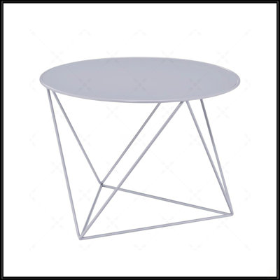 Table de bout en métal