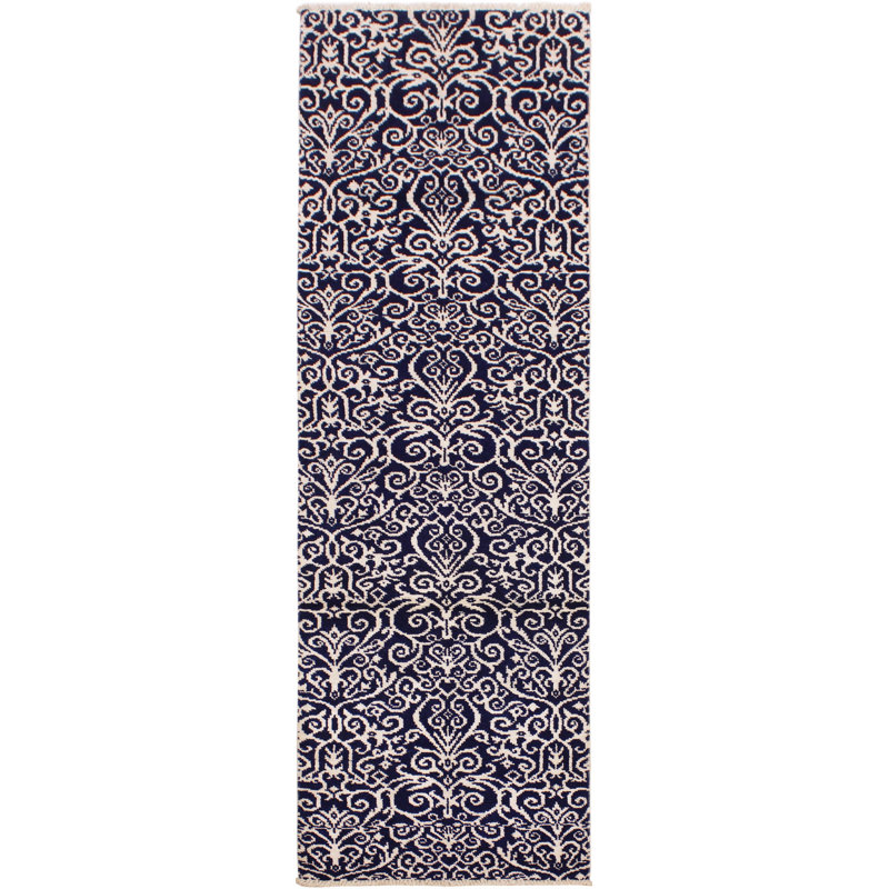 Tapis de couloir bleu / ivoire en laine noué à la main 2 pi 6 po x 10 pi 2 po Madeenah Ikat