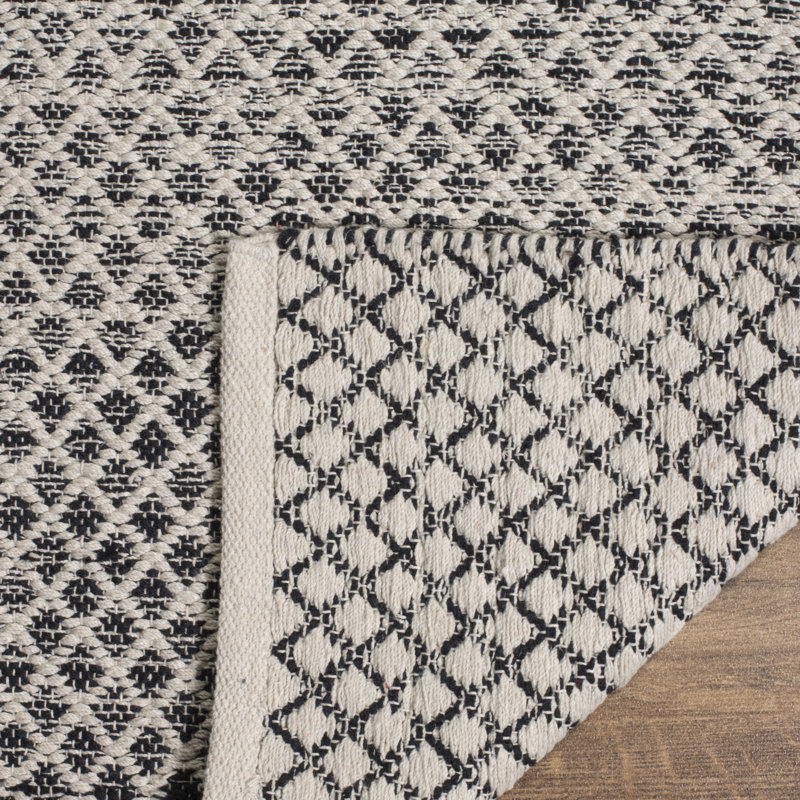 Figuig Hand Woven Cotton Geometric Rug, Rectangle 5' x 8'